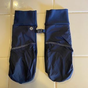 Lululemon gloves/mittens